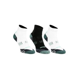 Skarpety sportowe RS900 3 pary. Białe skarpetki marki ARTENGO. W wyprzedaży za 29,99 zł.