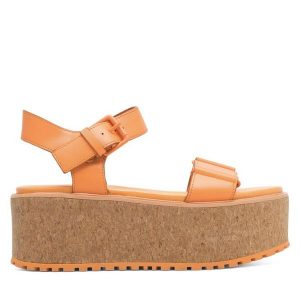 Sandały Lasocki. Brązowe sandały Lasocki, bez wzorów, bez obcasa, na płaskiej podeszwie, bez zapięcia. Za 269,99 zł.