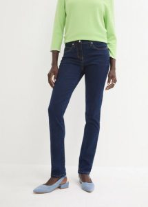 Dżinsy Slim Fit, mid waist, super stretch. Niebieskie jeansy bonprix, bez wzorów, z jeansu. Za 119,99 zł.