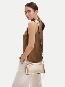 MICHAEL Michael Kors Torebka 30S6G13C5M Złoty. Żółte torebki klasyczne MICHAEL Michael Kors, bez wzorów, ze skóry, bez dodatków. Za 696,99 zł.