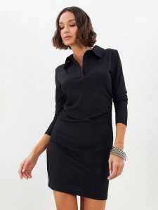 Milan Kiss Sukienka w kolorze czarnym rozmiar: XL. Czarne sukienki Milan Kiss, xl, bez wzorów, z wiskozy, bez kołnierzyka, bez ramiączek, maxi. Za 179,22 zł.