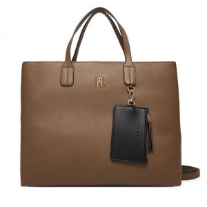 Torebka Tommy Hilfiger. Brązowe torebki klasyczne TOMMY HILFIGER, bez wzorów, bez dodatków. Za 699,99 zł.