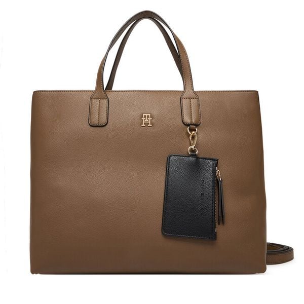 Torebka Tommy Hilfiger. Brązowe torebki klasyczne TOMMY HILFIGER, bez wzorów, bez dodatków. Za 699,99 zł.