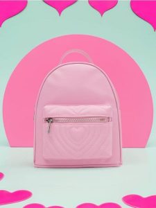 Plecak - różowy. Czerwone plecaki Sinsay. Za 45,99 zł.