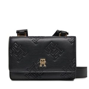 Torebka Tommy Hilfiger. Czarne listonoszki TOMMY HILFIGER, bez wzorów, bez dodatków. Za 599,99 zł.