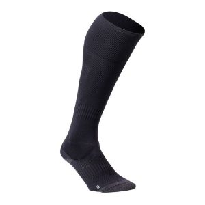 Skarpety do hokeja na trawie Korok FH900. Czarne skarpetki KOROK, bez wzorów, z elastanu. Za 39,99 zł.