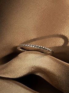 L instant d Or Złoty pierścionek "Pour toujours" rozmiar: 56. Szare pierścionki L instant d Or, złote. Za 565,99 zł.