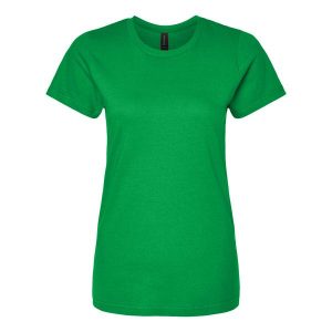Damska Koszulka Softstyle O Średniej Grubości. Zielone bluzki GILDAN, l, bez wzorów, sportowe, bez kołnierzyka, bez ramiączek. Za 33,99 zł.