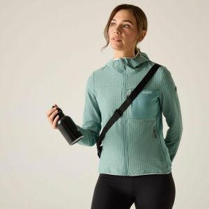 Damska bluza polarowa z kapturem i zamkiem błyskawicznym Kemilia. Zielone bluzy Regatta, bez wzorów, z elastanu, z kapturem. W wyprzedaży za 229,99 zł.