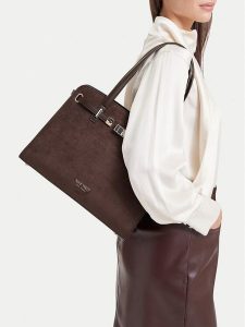 Nine West Torebka CEO-MODERN GRACE-LDA9516 Brązowy ciemny. Brązowe torebki klasyczne Nine West, bez wzorów, z materiału, bez dodatków. Za 279,99 zł.