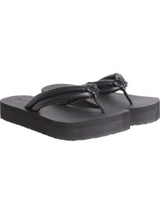 Calvin Klein Japonki w kolorze czarnym rozmiar: 36. Czarne klapki Calvin Klein, bez wzorów, z otwartym noskiem, bez obcasa. Za 126,99 zł.