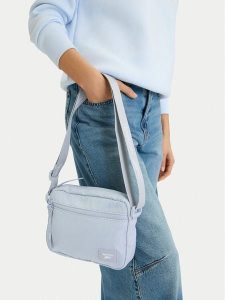 Reebok Torebka CEOWB-RBK-KL-003-09 Niebieski. Niebieskie listonoszki Reebok, bez wzorów, z materiału, bez dodatków. Za 69,99 zł.