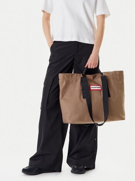 Hunter Torebka WBEO-HTR-K-011-06 Beżowy ciemny. Brązowe shopper bag Hunter, bez wzorów, z materiału, bez dodatków. Za 159,99 zł.