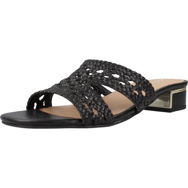 Sandały GIOSEPPO LINN Czarny. Czarne sandały Gioseppo, bez wzorów, ze skóry, bez obcasa, bez zapięcia. Za 312,99 zł.