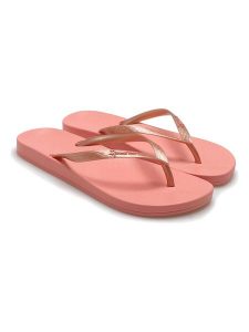 Ipanema Japonki w kolorze jasnoróżowym rozmiar: 41/42. Różowe klapki Ipanema, bez wzorów, z tworzywa sztucznego, z otwartym noskiem, bez obcasa. Za 39,21 zł.