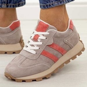 Beżowe zamszowe skórzane półbuty damskie S.Barski 7071. Brązowe półbuty S.BARSKI, na jesień, bez wzorów, z jeansu, bez obcasa, na płaskiej podeszwie, bez zapięcia. Za 269,00 zł.