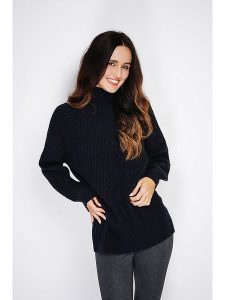 C& Jo Sweter w kolorze czarnym rozmiar: 40. Czarne swetry oversize C& Jo, bez wzorów, z kaszmiru, bez ramiączek. Za 118,56 zł.
