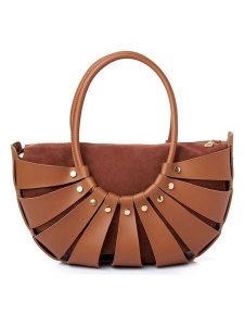 Lucky Bees Torebka "Ingrid" w kolorze jasnobrązowym - 35 x 18 x 15 cm rozmiar: onesize. Brązowe torebki klasyczne Lucky Bees, bez wzorów, z materiału, bez dodatków. Za 144,58 zł.