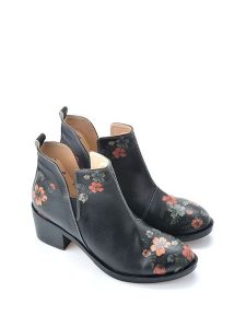 Goby Botki w kolorze czarnym ze wzorem rozmiar: 39. Czarne botki Goby, bez wzorów, z materiału, z okrągłym noskiem, bez obcasa, bez zapięcia. Za 347,99 zł.