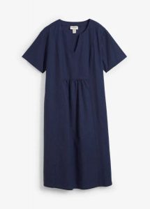 Sukienka tunikowa z kieszeniami, z materiału z domieszką lnu. Niebieskie sukienki bonprix, bez wzorów, bez kołnierzyka, bez ramiączek. Za 147,99 zł.