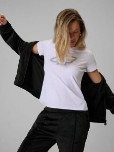 4F T-shirt slim z nadrukiem damski - biały L. Białe t-shirty 4f, l, bez wzorów, z bawełny, bez kołnierzyka, bez ramiączek. Za 69,99 zł.