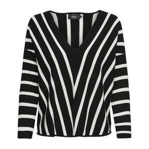 Only Damski Sweter Aya 7/8 Z Dekoltem W Szpic Knt Black (Rozmiar S). Swetry klasyczne marki ONLY. W wyprzedaży za 117,00 zł.