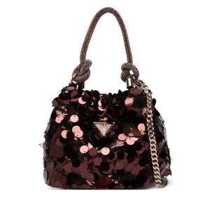 Torebka Guess. Czerwone torebki klasyczne Guess, z aplikacjami, bez dodatków. Za 579,99 zł.