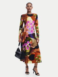 Desigual Sukienka codzienna Petals Lacroix 24WWVW18 Kolorowy Regular Fit. Kombinezony Desigual, na co dzień, xs, bez wzorów, z wiskozy, bez kołnierzyka, bez ramiączek, proste. Za 519,99 zł.