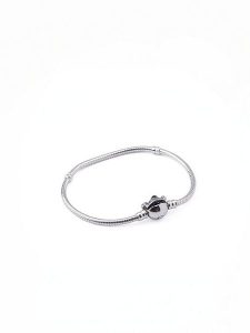Pandora Srebrna bransoletka "Stitch" rozmiar: 19. Szare bransoletki Pandora, srebrne. Za 326,67 zł.