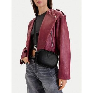 Torebka Guess Jeans. Czarne listonoszki Guess Jeans, z aplikacjami, z jeansu, bez dodatków. Za 199,99 zł.