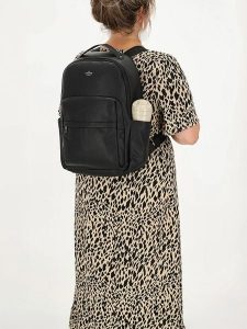 Charm Plecak "Mulberry street" w kolorze czarnym - 28 x 41 x 13,5 cm rozmiar: onesize. Czarne plecaki Charm. Za 171,28 zł.