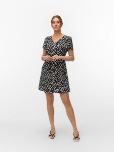 Vero Moda Sukienka w kolorze czarno-białym rozmiar: XS. Białe sukienki Vero Moda, xs, bez wzorów, z wiskozy, bez kołnierzyka, bez ramiączek, mini, rozkloszowane. Za 56,79 zł.