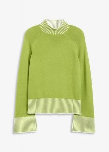 Sweter ze stójką, z miękką mieszanką kaszmiru. Czarne swetry klasyczne bonprix, z kaszmiru, bez kołnierzyka. Za 159,99 zł.