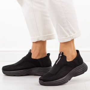 Czarne sportowe buty damskie Filippo Dtn7866/26. Czarne buty sportowe Filippo, na lato, bez wzorów, z dresówki, bez zapięcia, trekkingowe. Za 119,00 zł.