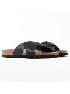 Sunbay Klapki "Santa" w kolorze czarnym rozmiar: 37. Czarne klapki Sunbay, bez wzorów, z otwartym noskiem, bez obcasa. Za 144,24 zł.