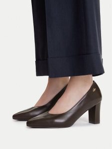 MEXX Czółenka EO-WS3990-01 Brązowy ciemny. Brązowe czółenka Mexx, bez wzorów, bez obcasa, bez zapięcia. Za 299,99 zł.