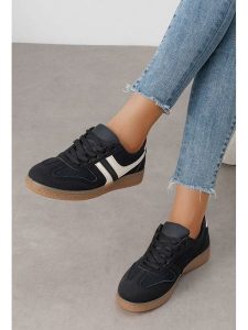 C'M Sneakersy w kolorze czarnym rozmiar: 39. Czarne trampki C'M, bez wzorów, bez zapięcia. Za 124,95 zł.