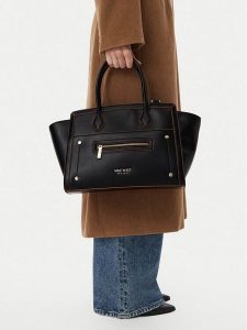 Nine West Torebka CEO-NW-M-002-10 Czarny. Czarne torebki klasyczne Nine West, bez wzorów, ze skóry, bez dodatków. Za 249,99 zł.