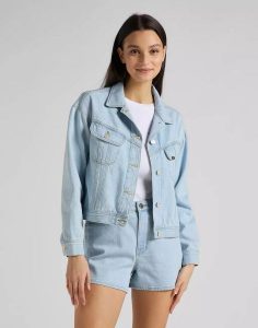 LEE RELAXED RIDER JKT DAMSKA KURTKA JEANSOWA JEANS BLEACHED ORE L55VGGQB 112145273. Kurtki Lee, l, bez wzorów, z jeansu, bez kaptura. Za 299,99 zł.