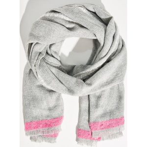 Miękki szalik - Jasny szar. Szaliki marki Sinsay. W wyprzedaży za 4,99 zł.
