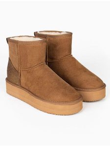 ISLAND BOOT Botki zimowe "Caspian" w kolorze jasnobrązowym rozmiar: 39. Brązowe botki Island Boot, na zimę, bez wzorów, bez obcasa, bez zapięcia. Za 171,28 zł.