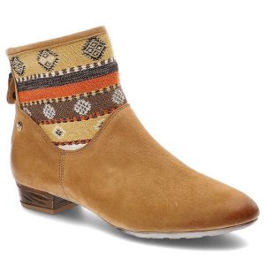 Brązowe Botki Maciejka Damskie Stylowe Obuwie. Brązowe botki Maciejka, bez wzorów, ze skóry, bez obcasa, na płaskiej podeszwie, bez zapięcia. Za 379,00 zł.