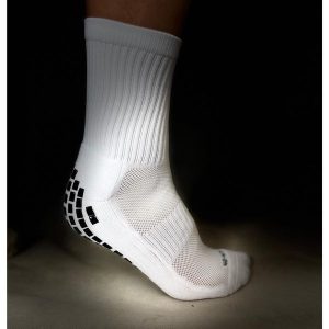 Skarpety piłkarskie/ getry antypoślizgowe SPEED 37-41. Białe skarpetki YAKIMASPORT, bez wzorów. Za 14,99 zł.