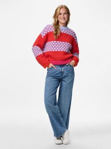 Pieces Sweter w kolorze czerwonym rozmiar: XS. Czerwone swetry oversize Pieces, xs, bez wzorów, bez ramiączek. Za 123,25 zł.