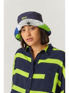 SKFK Kapelusz "Ude" w kolorze niebieskim rozmiar: onesize. Niebieskie kapelusze SKFK, bez wzorów. Za 104,99 zł.