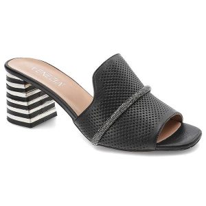 Czarne Klapki Venezia Eleganckie Skórzane Buty. Czarne klapki Venezia, bez wzorów, ze skóry, bez obcasa, na obcasie. Za 329,00 zł.