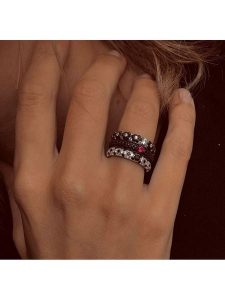 DI GIORGIO Srebrny pierścionek z cyrkoniami rozmiar: 50. Czarne pierścionki DI GIORGIO, z cyrkonią, srebrne. Za 108,99 zł.