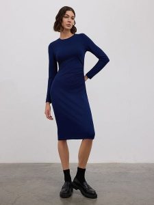 BGN Sukienka w kolorze granatowym rozmiar: 40. Niebieskie sukienki BGN, na imprezę, bez wzorów, bez kołnierzyka, bez ramiączek, midi. Za 122,38 zł.