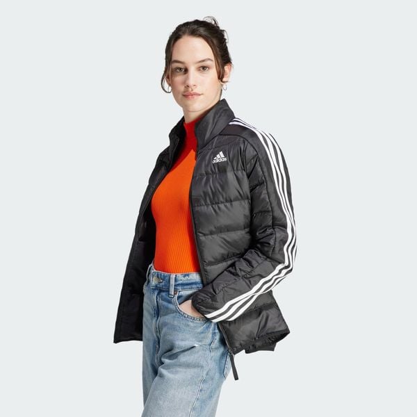 Kurtka Essentials 3-Stripes Light Down. Czarne kurtki ADIDAS, xs, bez wzorów, z puchu, bez kaptura. Za 487,99 zł.