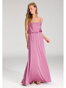 SWING Sukienka w kolorze jasnoróżowym rozmiar: 42. Różowe sukienki Swing, bez wzorów, bez kołnierzyka, bez ramiączek, maxi. Za 304,99 zł.